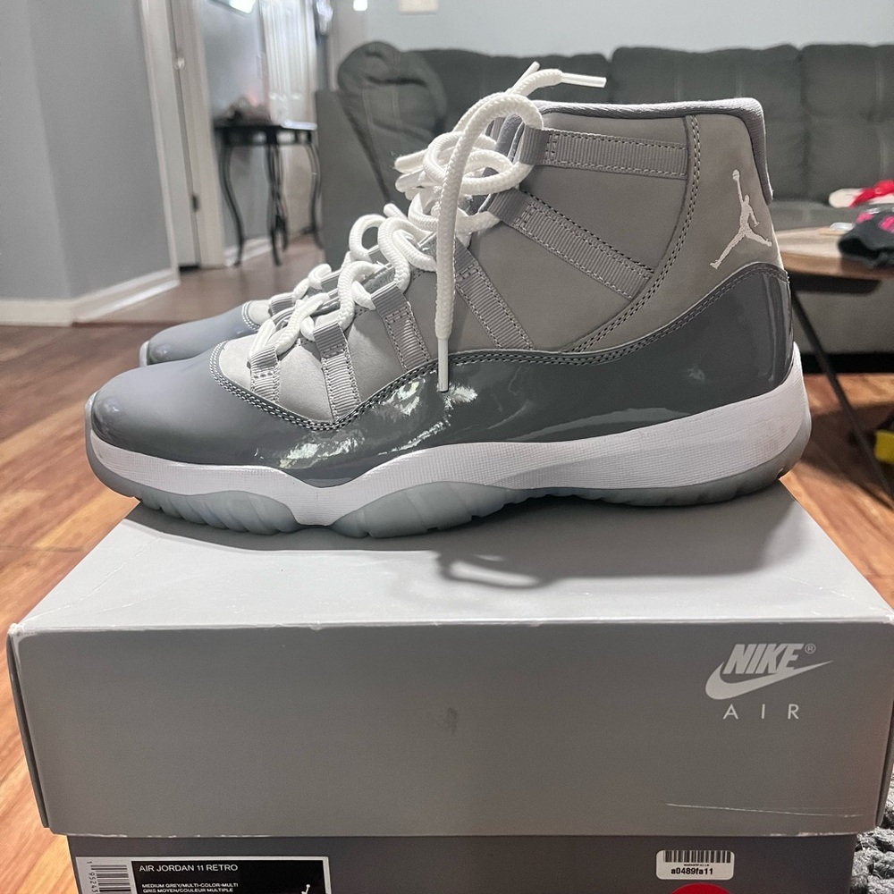 Nike Air Jordan XI 11 Cool Grey retro size 11.5 authentic basketball sneaker.
